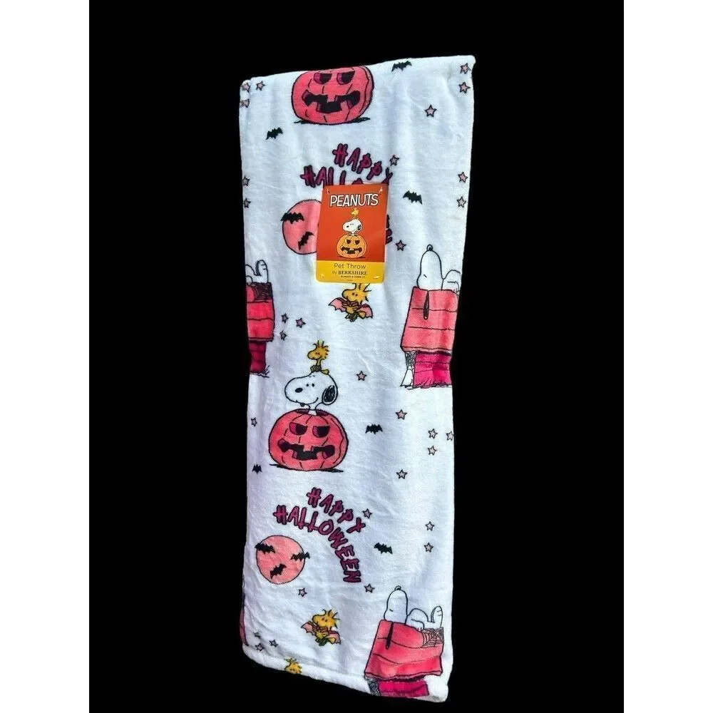 TikTok viral Snoopy Peanuts pink purple Halloween blanket